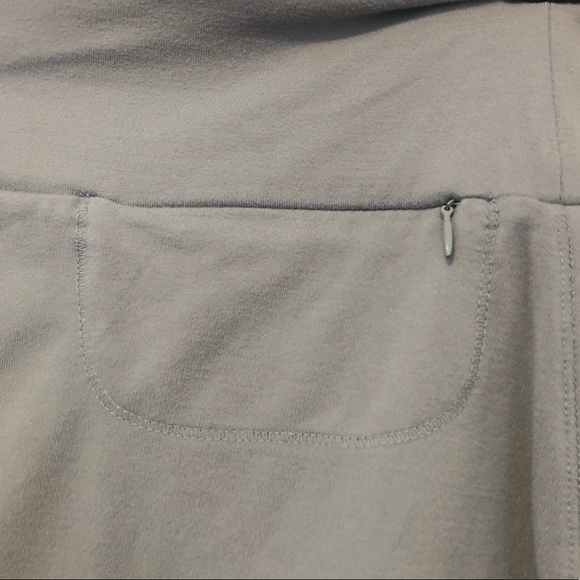 ATHLETA Size XS  faux wrap pull on skirt - Picture 4 of 5